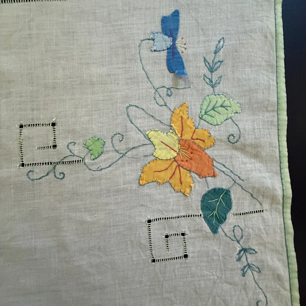 Vintage Hand Embroidered Floral Table Runner and Handkerchief Set Green White